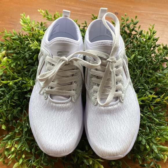 Fabletics Redondo Performance Sneaker White/Silver 6.5 - Picture 4 of 12